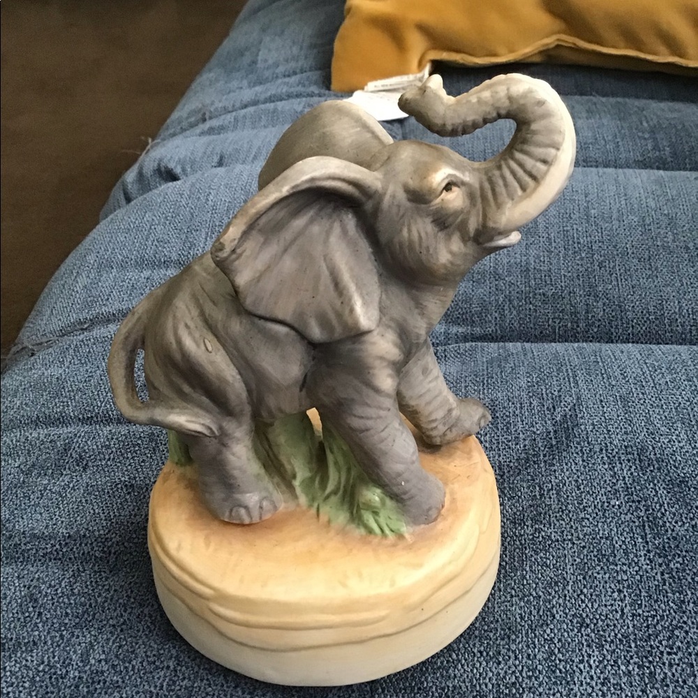 Elephant music box